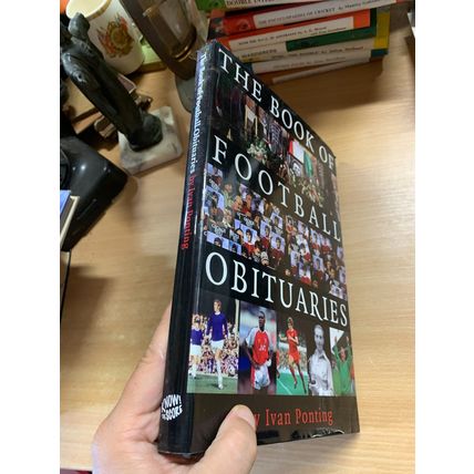 2008 "THE BOOK OF FOOTBALL OBITUARIES" 1ST ED ILLUSTRATED 1.2kg HB BOOK (P7)