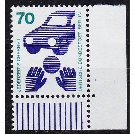 GERMANY BERLIN [1973] MiNr 0453 ( **/mnh ) [04] Unfall Eckrand