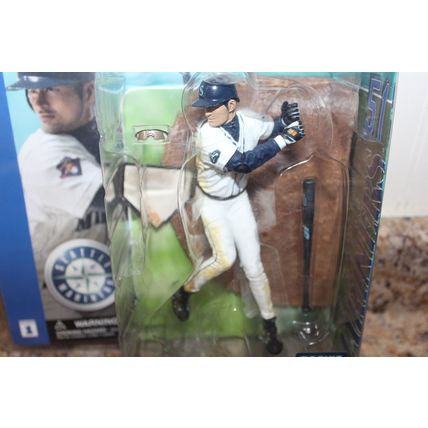2002 mcfarlane's sportspicks seattle mariners ichiro rookie action figure