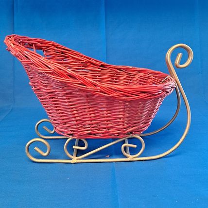 WICKER Metal Christmas SANTA SLEIGH Sled Woven Decor Tabletop Candy Bowl Basket