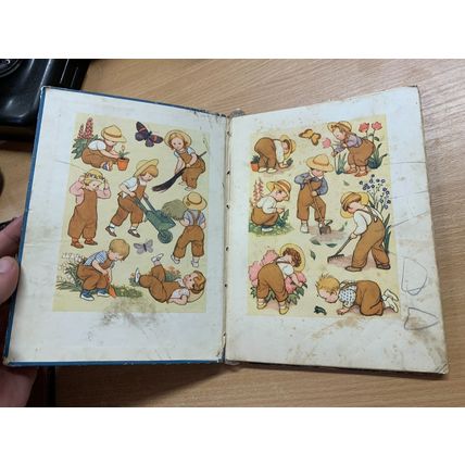 1940 1ST EDITION AMELIARANNE KEEPS SCHOOL ILLUSTRATED FICTION HARDBACK BOOK (P3)
