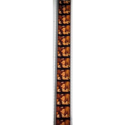 WIZARD OF OZ . Pk RED - c062J . 1 STRIP OF 10 - 35MM FILM CELLS