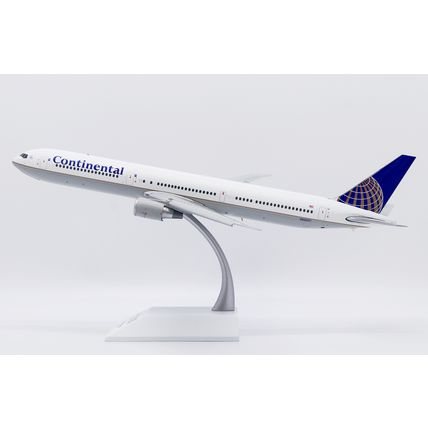 B767-400ER CONTINENTAL AIRLINES REG: N66051 - JC WINGS LH2505A 1/200 - PRE ORDER