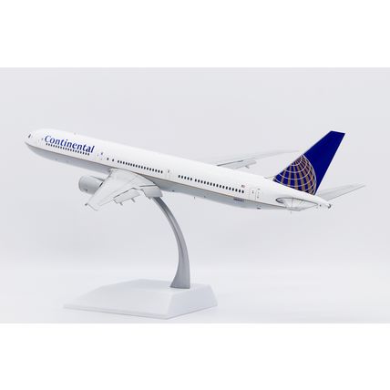 B767-400ER CONTINENTAL AIRLINES REG: N66051 - JC WINGS LH2505A 1/200 - PRE ORDER