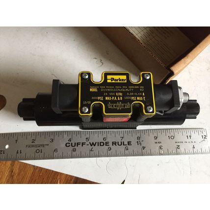 NEW PARKER D1VW011CNJGLMJ7Y HYDRAULIC DIRECTIONAL VALVE, 3000psi,CR