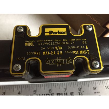 NEW PARKER D1VW011CNJGLMJ7Y HYDRAULIC DIRECTIONAL VALVE, 3000psi,CR