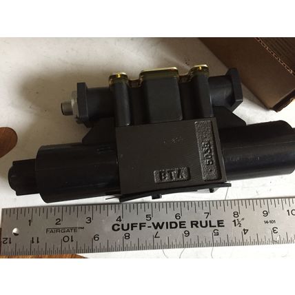 NEW PARKER D1VW011CNJGLMJ7Y HYDRAULIC DIRECTIONAL VALVE, 3000psi,CR