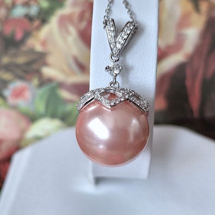 Haliotis Asinina Pink Pearl & Zircon Pendant & 18" Chain Rhodium on 925 Silver