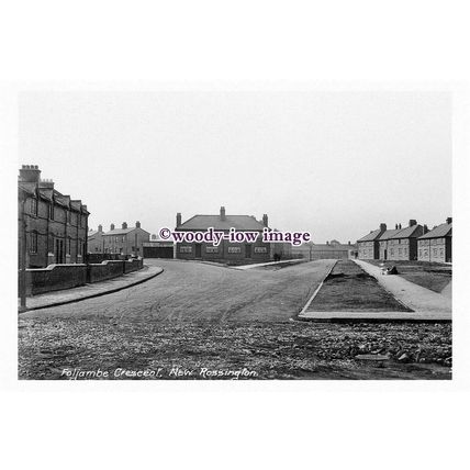 pu2208 - Yorks - New Rossington, Houses on Foljambe Crescent - print 6x4