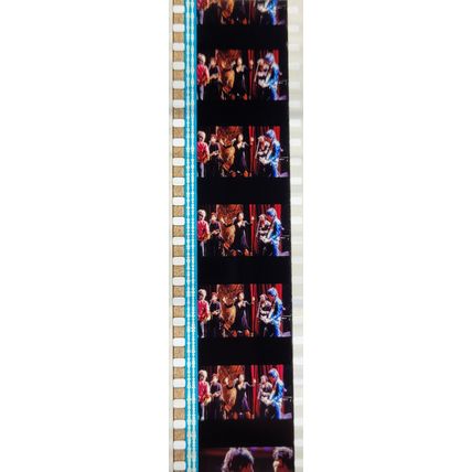 Pk GEB - Z - MIX - f 0134D . 1 STRIP OF 5 - 35MM FILM CELLS. ( SHINE A LIGHT )