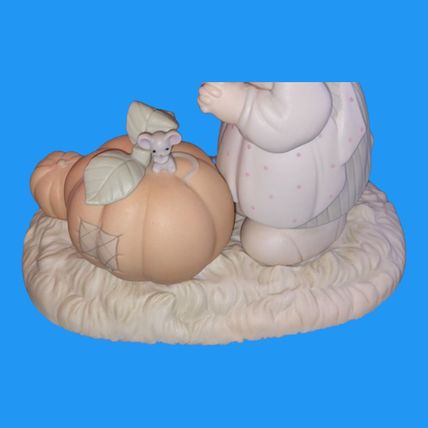 Precious Moments 1988 “October” Calendar Girls Series Figurine 110094