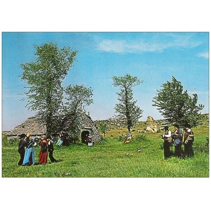 12 - Millau Société folklorique " La Gantieirelo "