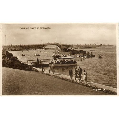 Marine Lake, Fleetwood, Lancashire 1938 - Valentine & Sons Ltd. 224009.JM