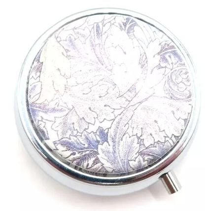 William Morris Silver Leaf Design Pill Box 2 CM 3 Compartments Gift Ststic Liner