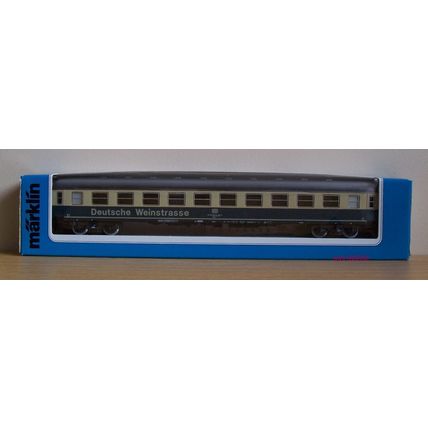 Marklin 4176 HO - Deutsche Weinstrasse - Passenger Express Train Car DB - NOS