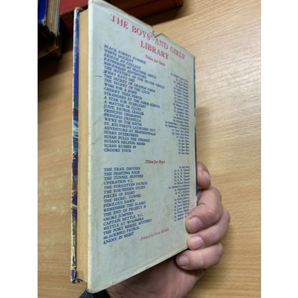 VINTAGE "OPERATION V.2." A R CHANNEL WW2 FICTION HARDBACK BOOK (P3)