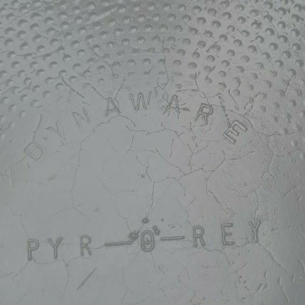 Vintage DYNAWARE CASSEROLE DISH Pyr-O-Rey Daisy Milk Glass Pan Bowl 8" Baking
