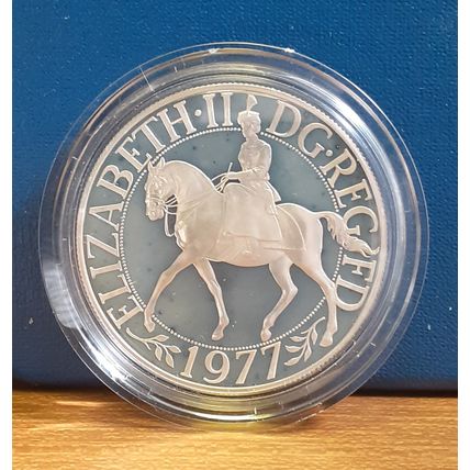 1977 Royal Mint Boxed 925 Silver Proof Queen Elizabeth 2nd Silver Jubilee Crown