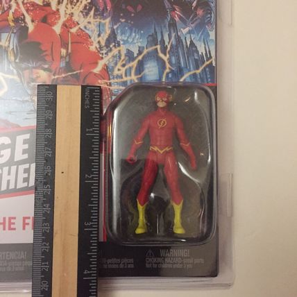 NEW DC Comics Flashpoint Comic / MacFarlane Flash Figure Page Punchers