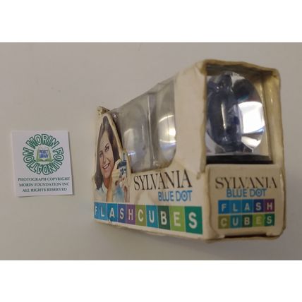 VINTAGE SYLVANIA BLUE DOT FLASH CUBES 1960s NEW OLD STOCK