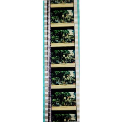 Pk DAU - B - MIX - F 0148r . - 1 STRIP OF 5 - 35MM FILM CELLS. ( )