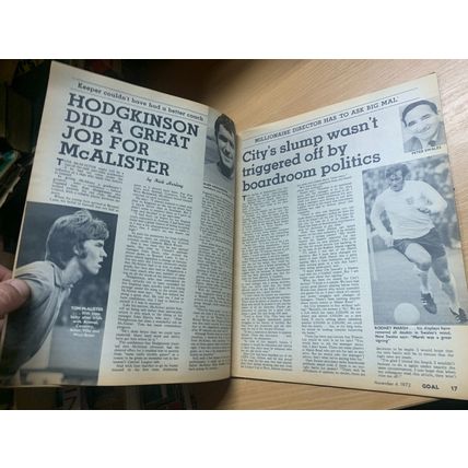 GOAL MAGAZINE #218 4 NOV 1972 UK FOOTBALL MAGAZINE - SUNDERLAND TEAM POSTER (LL)