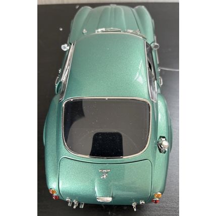 CMC M-132 Aston Martin DB4 GT Zagato 1961, Metallic Green 1:18 - VGC