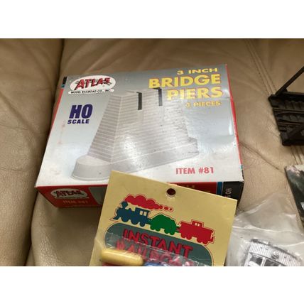 ICOLLECTZONE Great Railroad Parts Lot (Train #9)