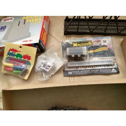ICOLLECTZONE Great Railroad Parts Lot (Train #9)