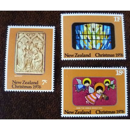 New Zealand 1976 Christmas set 3 mint stamps SG1129-31 glass window carving