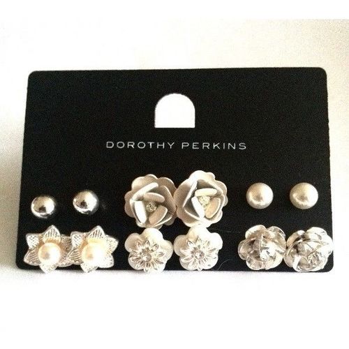 6 Pairs Of Stud Earrings