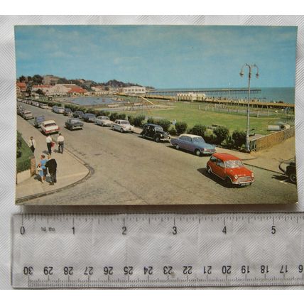 vintage postcard Felixstowe, Children's Playground & Yacht Pond