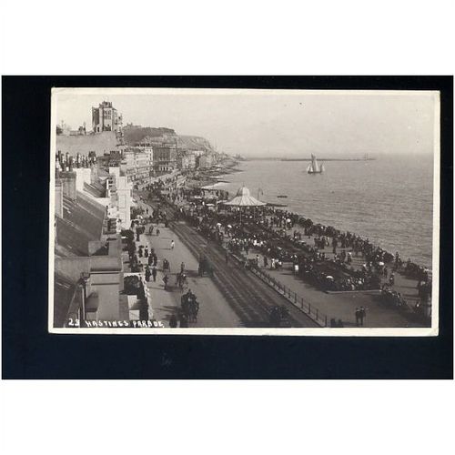 Sussex HASTINGS Parade Postcard (23)