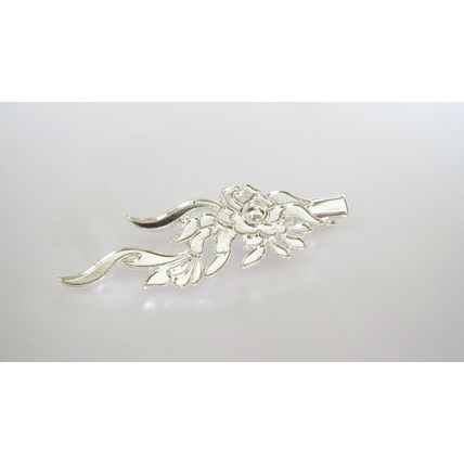 Silver metal flower wavy leaf alligator hair clip for fine thin hair