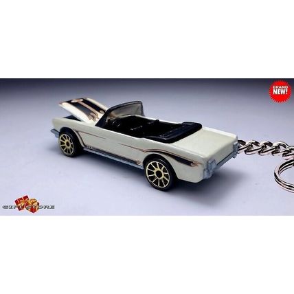 RARE CUSTOM KEYCHAIN WHITE 64½/65/66 FORD MUSTANG CONVERTIBLE GREAT GIFT