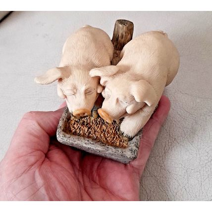 Piggin' Pigs by David Corbridge : Piggin' Pals *