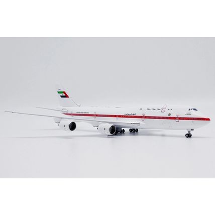 B747-8 ABU DHABI AMIRI FLIGHT REG: A6-PFA WITH ANTENNA - JC WINGS LH4354 1/400