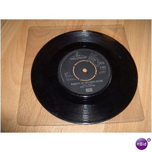 paul mccartney, wonderful christmastime.1979 7".parlophone