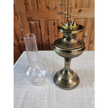 Antique/Vintage Brass & Glass Oil Lamp with Dual Wicks - Excellent Condition