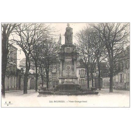 18 - Bourges - place George Sand