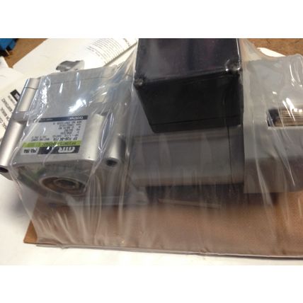 New SP FOB-B011A GTR BROTHER BF2SM15-030TG2C GEARMOTOR new 1/10HP 3PH,FA,EY