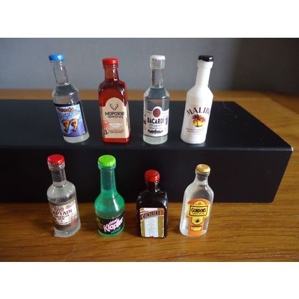 New Dolls House 8 Miniature 1:12 Scale Assorted Liqueur Bottles UK Seller