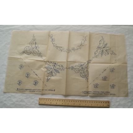 Vintage: unused iron-on transfer Briggs P621-D690 flowers
