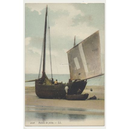 Bateau de pêche. France. Elger Esser early 20th C. RPPC LL 2026