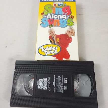 Cedarmont Kids 25 Classic Sing Along Songs Toddler Tunes VHS Taped Used