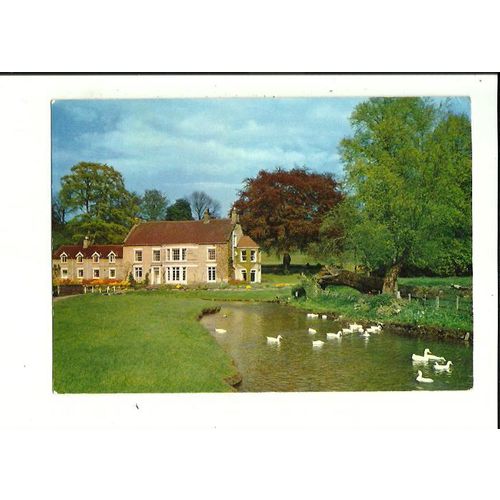 Yorkshire THORNTON-LE-DALE Beck Isle Postcard by Dixon (Yorks. 8329)