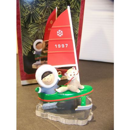 Hallmark Frosty Friends Eskimo Ornament 1997 In Box