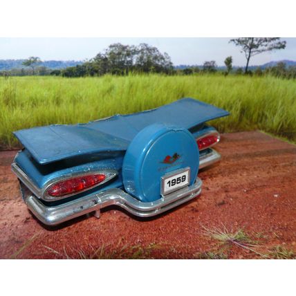 1/18 ( DS ) 1959 Chevy rear end clip wall hanger