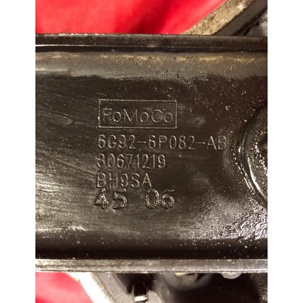 08-12 Land Rover LR005645 LR2 OEM 3.2L CV Axle Support Bracket Anchor + Mount