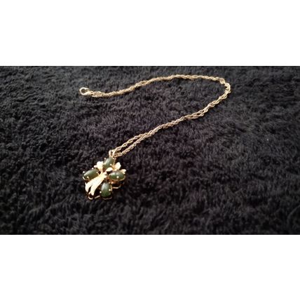 Floral designer green jade flowering Pendant and chain